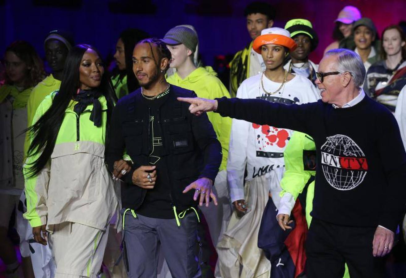 Fotos: Diversidad y moda sostenible en el desfile de Tommy Hilfiger