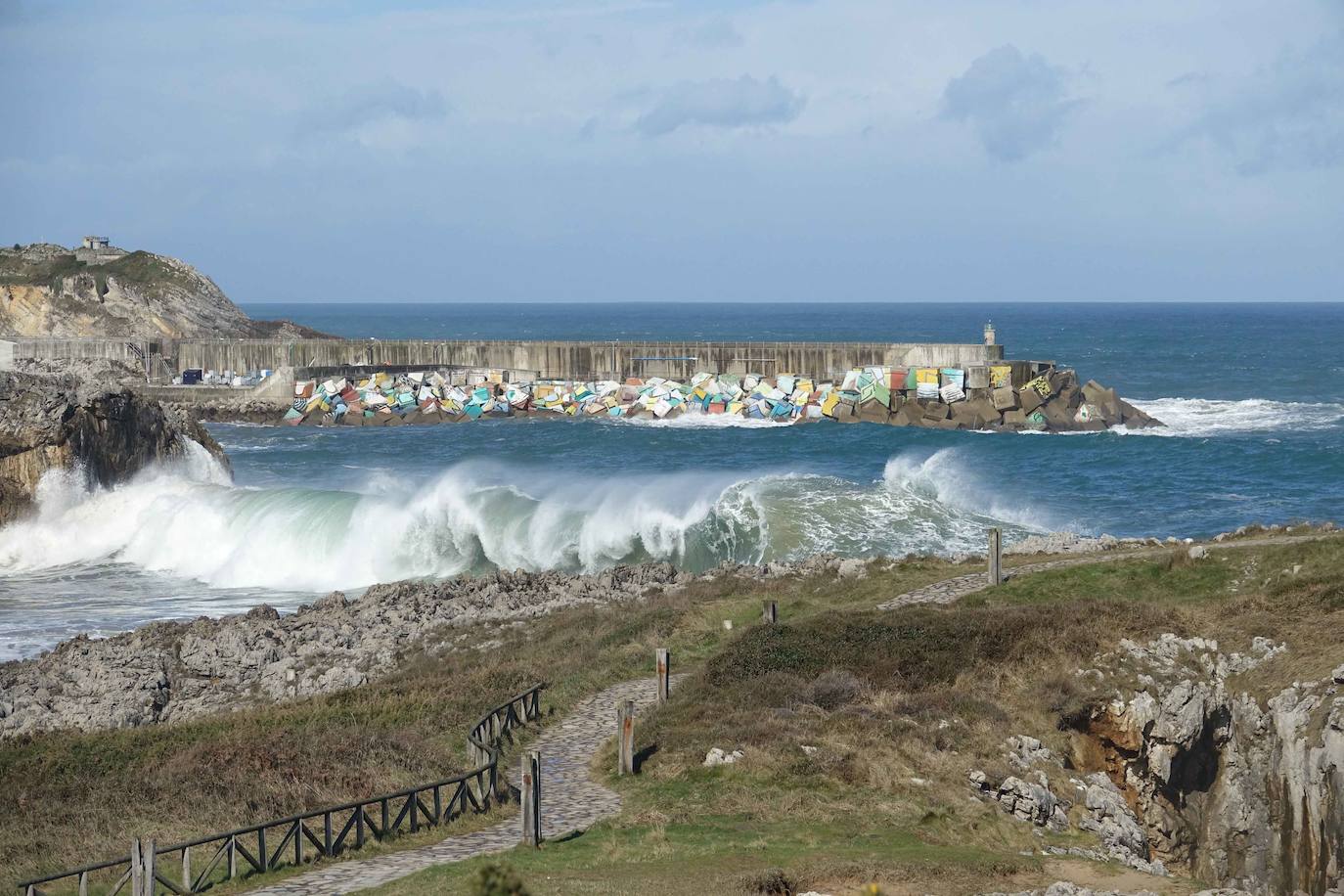 Fotos: Las imágenes que deja el fuerte oleaje en el litoral asturiano