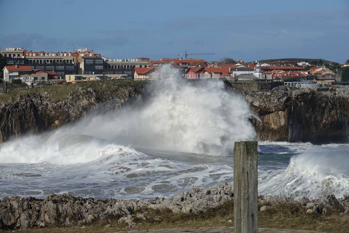 Fotos: Las imágenes que deja el fuerte oleaje en el litoral asturiano
