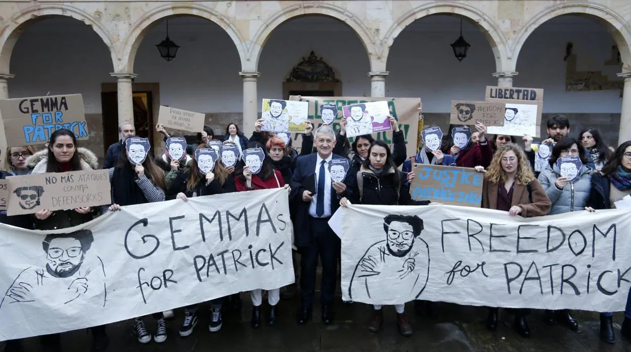 La Universidad pide liberar al estudiante Patrick George Zaky