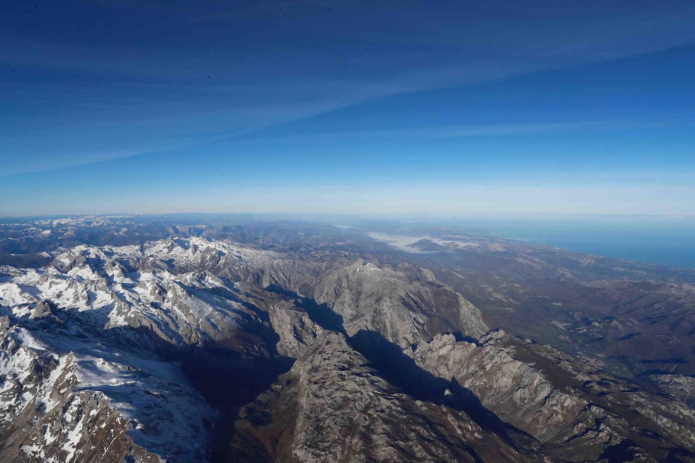 La 'Travesía en globo Picos de Europa 2020' dejó imágenes espectaculares. Tomaron parte una decena de participantes, procedentes de distintos puntos de España.