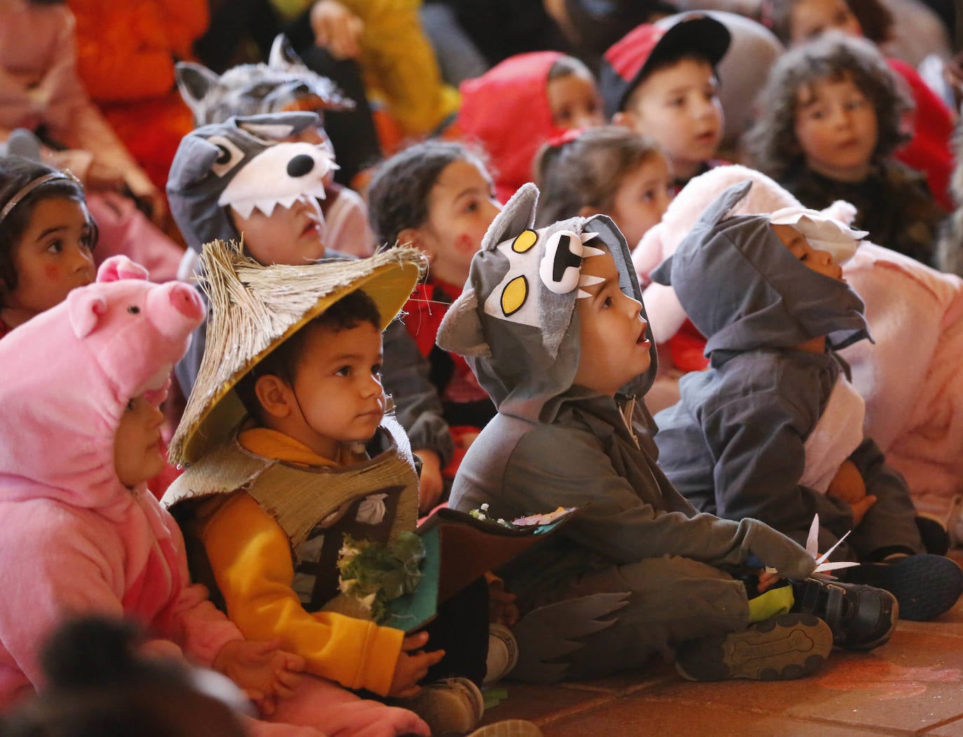 Algunos como los centros de infantil de San Eutiquio, El Bibio, Gloria Fuertes o Jovellanos hicieron que los más pequeños disfrutaran de una jornada especial