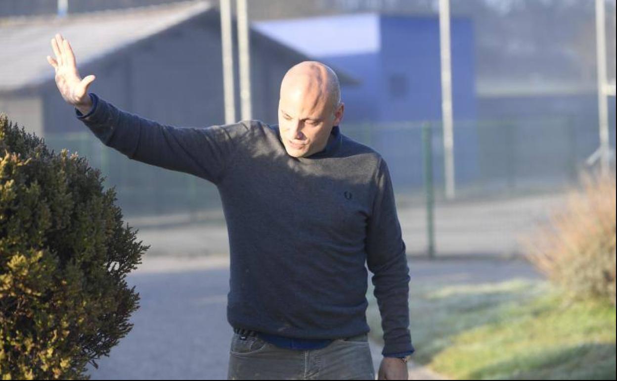 Javi Rozada visitó el miércoles El Requexón para despedirse de la plantilla del Real Oviedo.