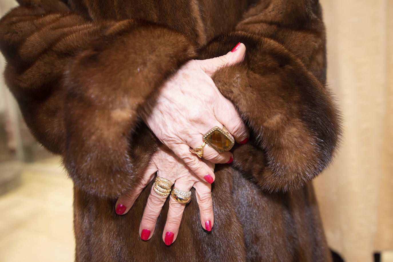 Las comadres prenden el antroxu en Avilés