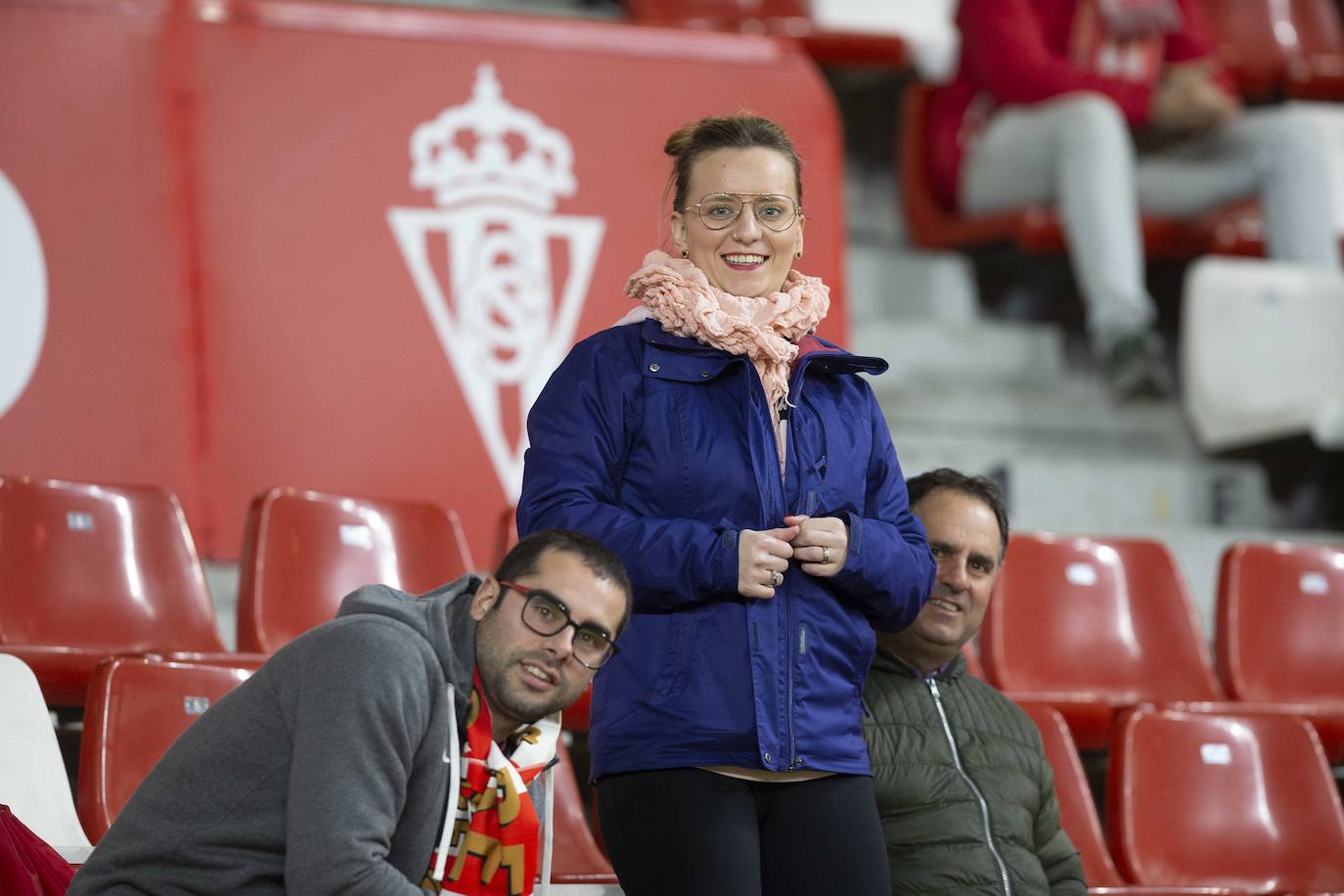 Fotos: ¿Estuviste en el Sporting - Cádiz? ¡Búscate!