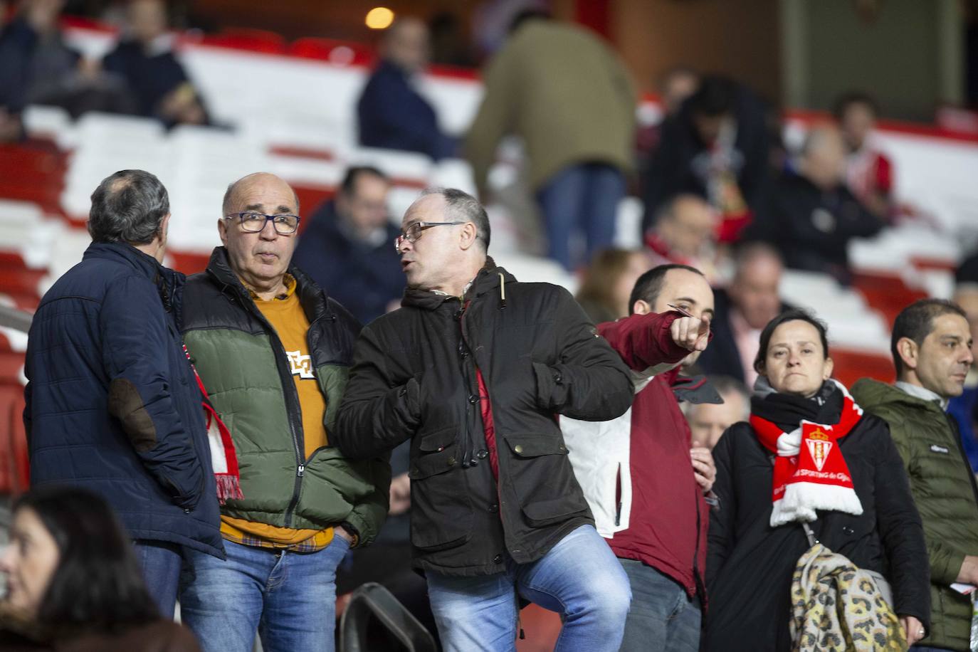 Fotos: ¿Estuviste en el Sporting - Cádiz? ¡Búscate!