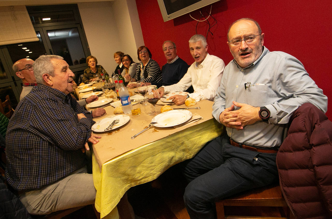 El XIV Certamen de Cancios de Chigre de Pola de Siero, patrocinado por EL COMERCIO, llenó, un año más, los locales de la capital sierense de música y buen ambiente de mano de once tertulias.