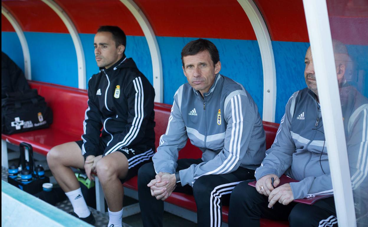 Ziganda, en el banquillo, durante el partido con el Lugo.