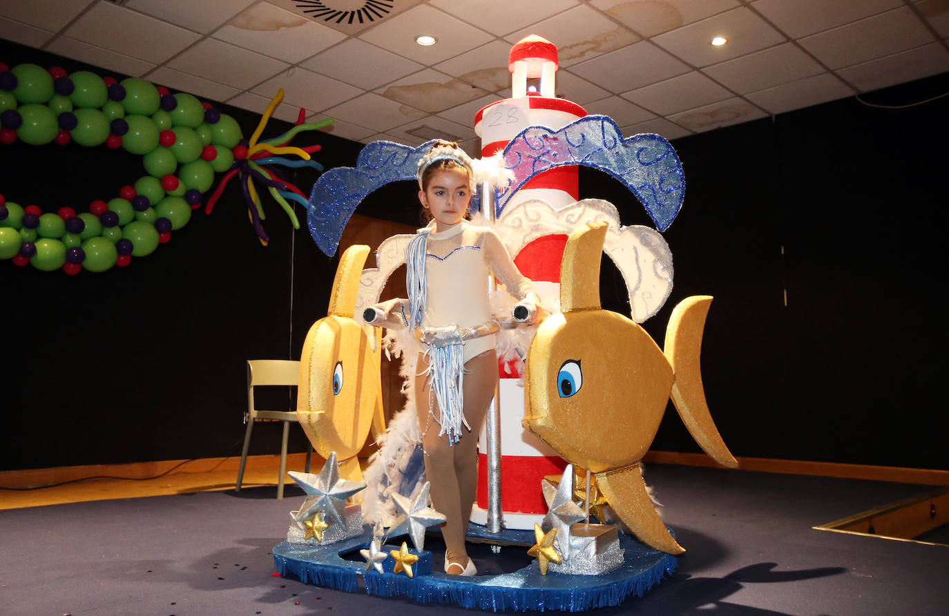 El Palacio de los Niños de Oviedo ha sido el escenario elegido para que los más pequeños de la casa disfrutaran de una tarde de magia, circo, humor y sorpresa. Y, de paso, lucieran sus mejores disfraces.