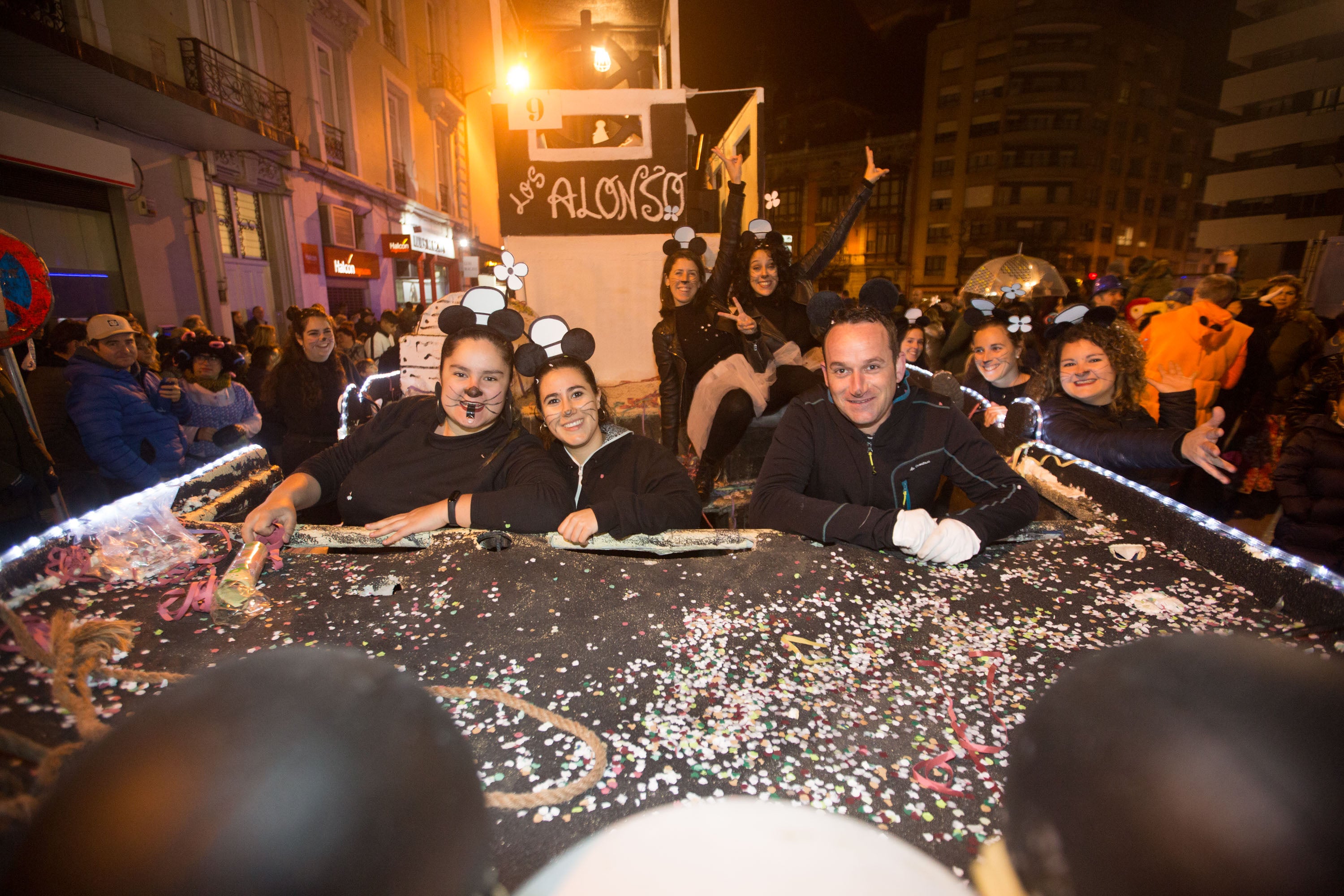 Fotos: Búscate en el Desfile de Antroxos
