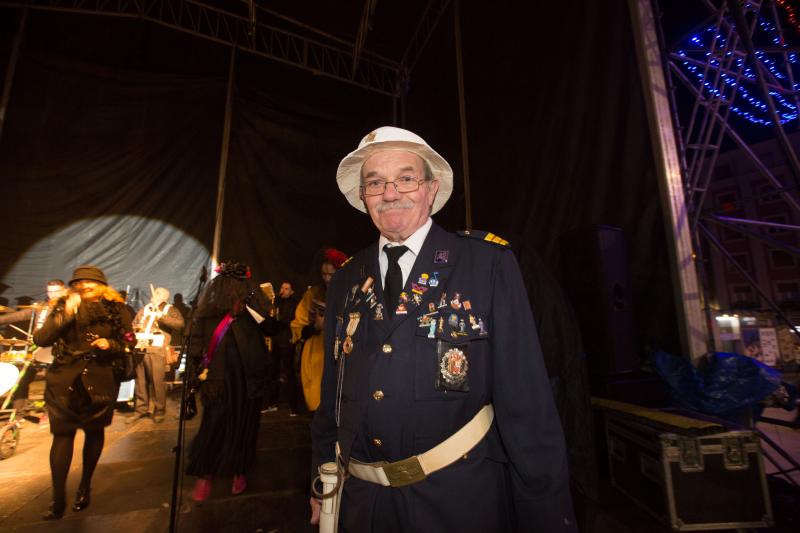 Fotos: El entroxu entierra a su sardina