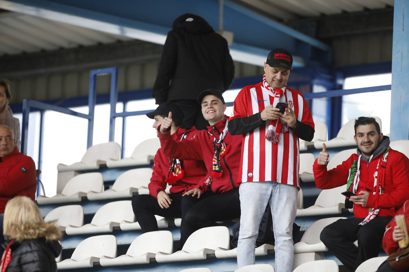 Fotos: ¿Estuviste en el Ponferradina – Sporting? ¡Búscate!