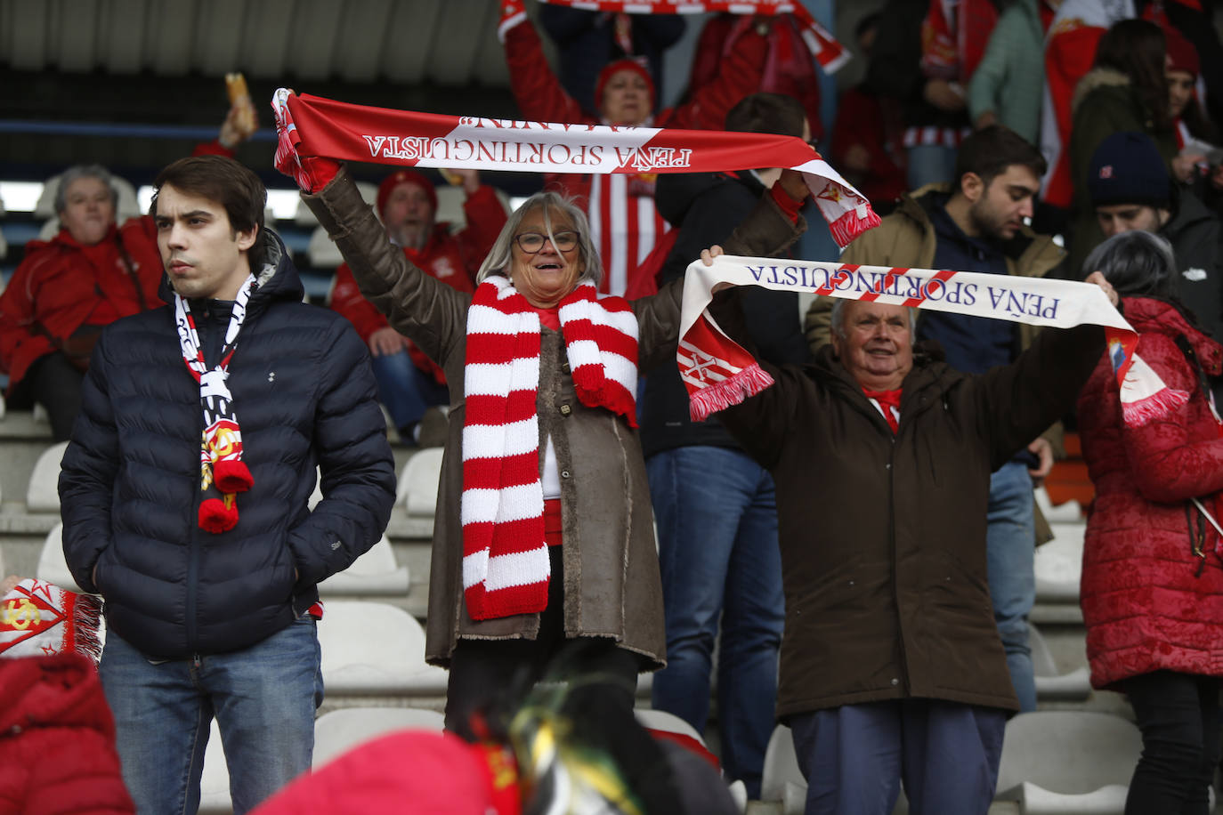 Fotos: ¿Estuviste en el Ponferradina – Sporting? ¡Búscate!