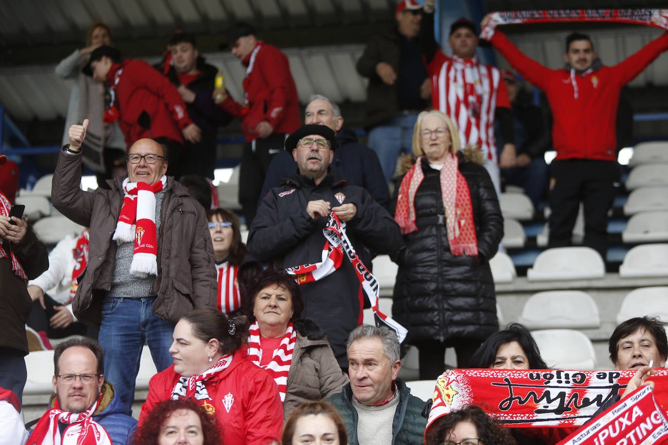 Fotos: ¿Estuviste en el Ponferradina – Sporting? ¡Búscate!