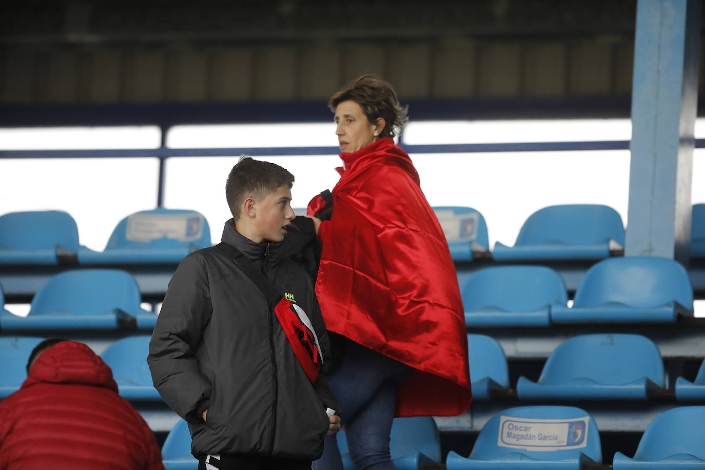 Fotos: ¿Estuviste en el Ponferradina – Sporting? ¡Búscate!