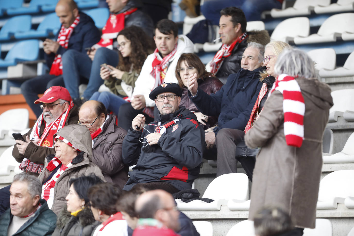 Fotos: ¿Estuviste en el Ponferradina – Sporting? ¡Búscate!