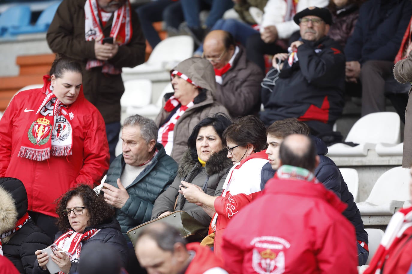 Fotos: ¿Estuviste en el Ponferradina – Sporting? ¡Búscate!