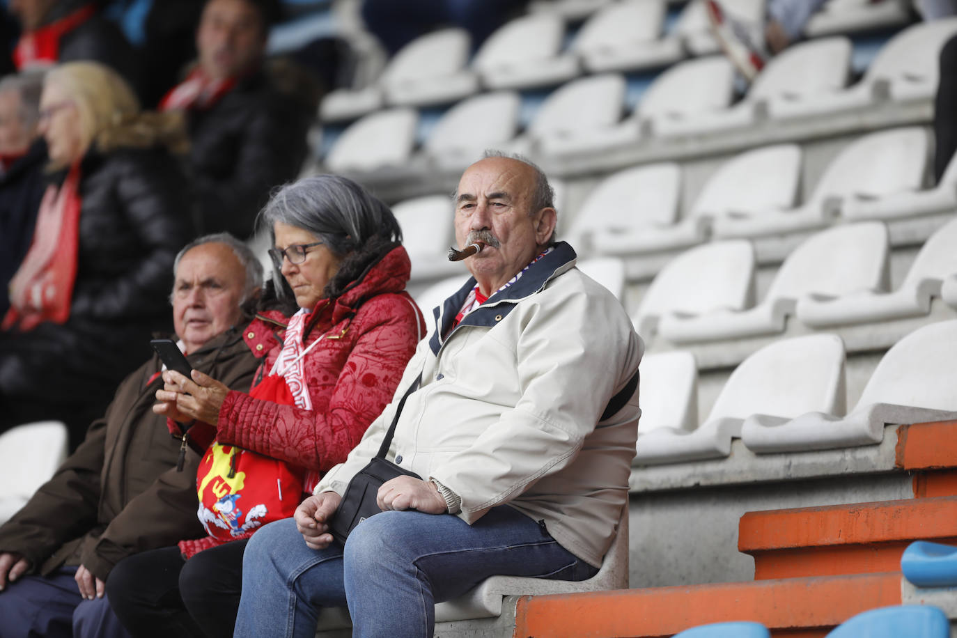 Fotos: ¿Estuviste en el Ponferradina – Sporting? ¡Búscate!