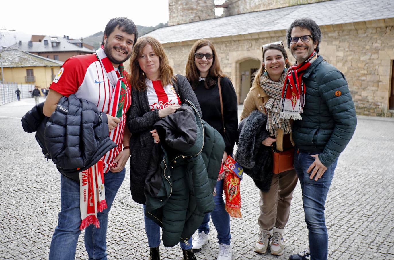Fotos: ¿Estuviste en el Ponferradina – Sporting? ¡Búscate!