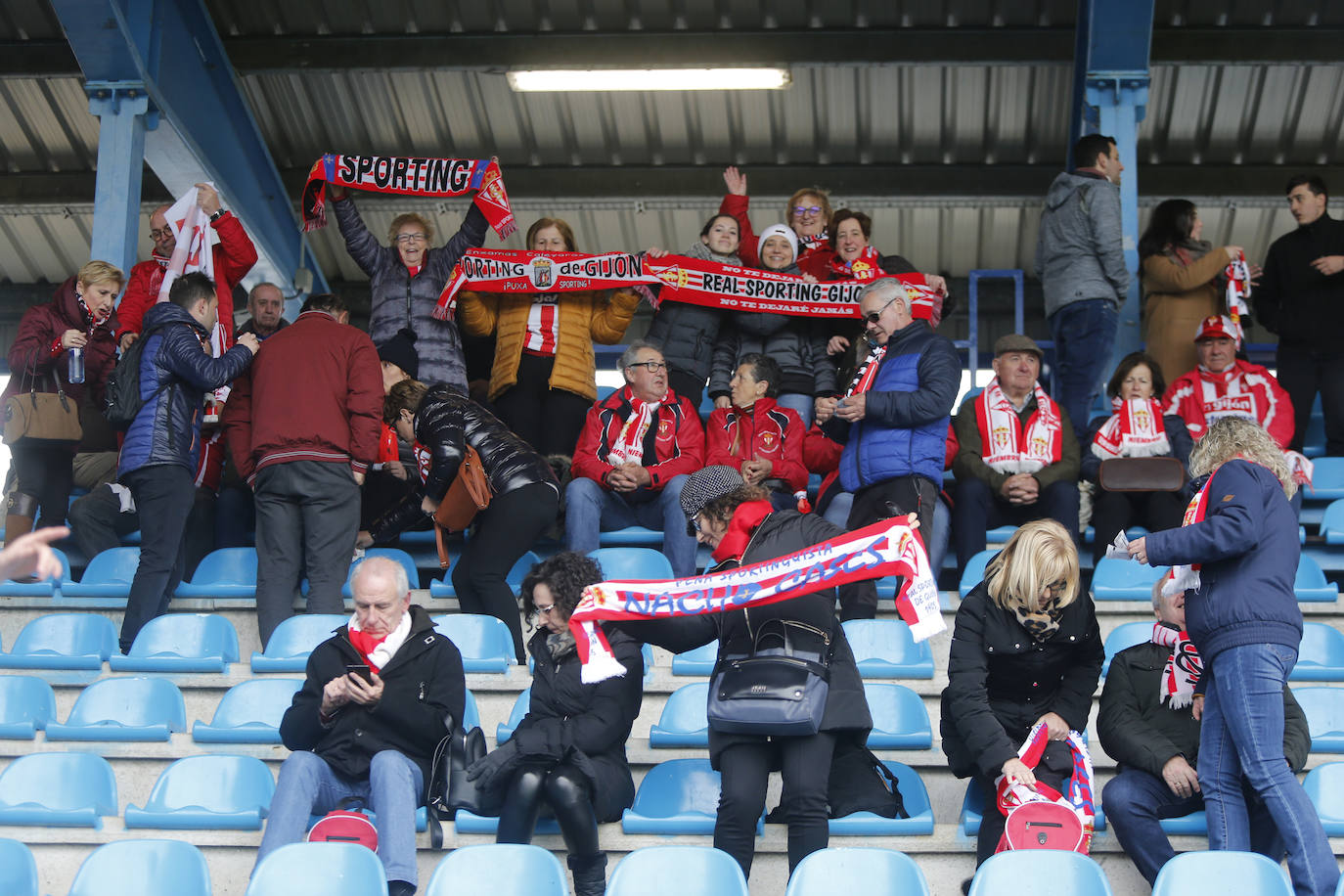 Fotos: ¿Estuviste en el Ponferradina – Sporting? ¡Búscate!