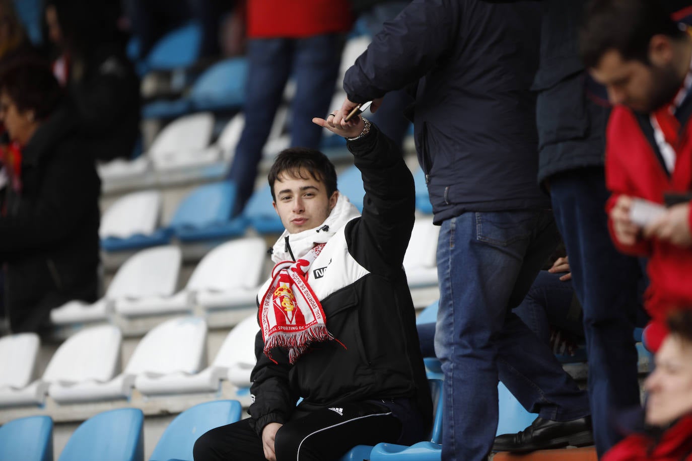 Fotos: ¿Estuviste en el Ponferradina – Sporting? ¡Búscate!