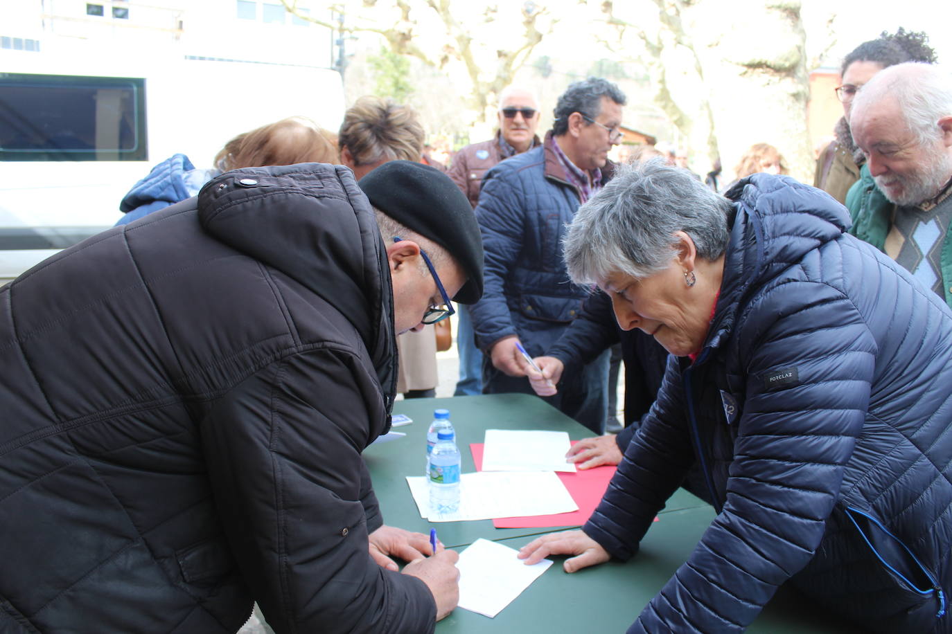 Los vecinos de la comarca aseguran estar «hartos» de que los sucesivos gobiernos regionales pospongan una actuación integral en este vial