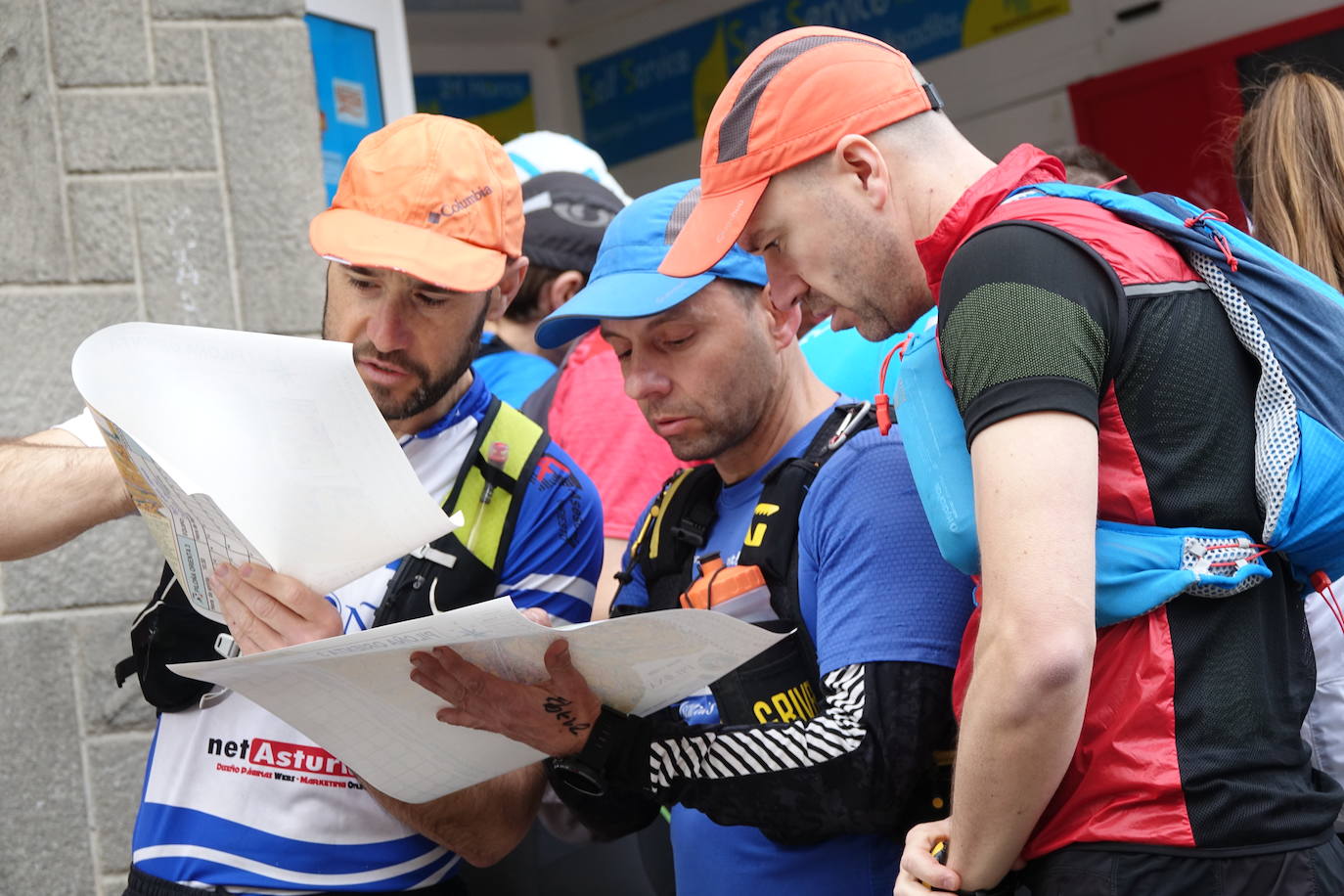 La prueba deportiva Piloña Orienta, organizada por los alumnos de Pro Viaje de Estudios del IES de Infiesto, tuvo lugar este domingo en Infiesto. 