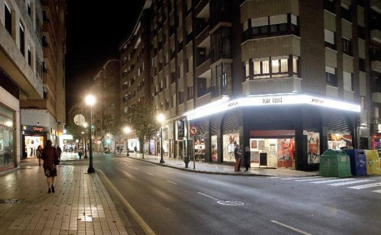 Una de las casas de apuestas ubicadas en la avenida de la Costa, en Gijón. / JUAN CARLOS TUERO