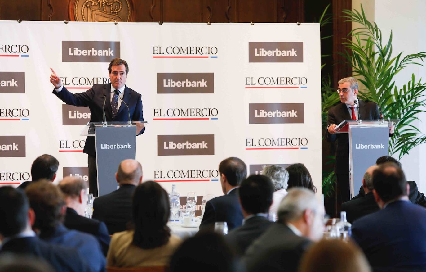 El presidente de la Confederación Española de Organizaciones Empresariales (CEOE) participa en la jornada 'Retos y oportunidades de las empresas ante el nuevo ciclo', organizada por EL COMERCIO y Liberbank