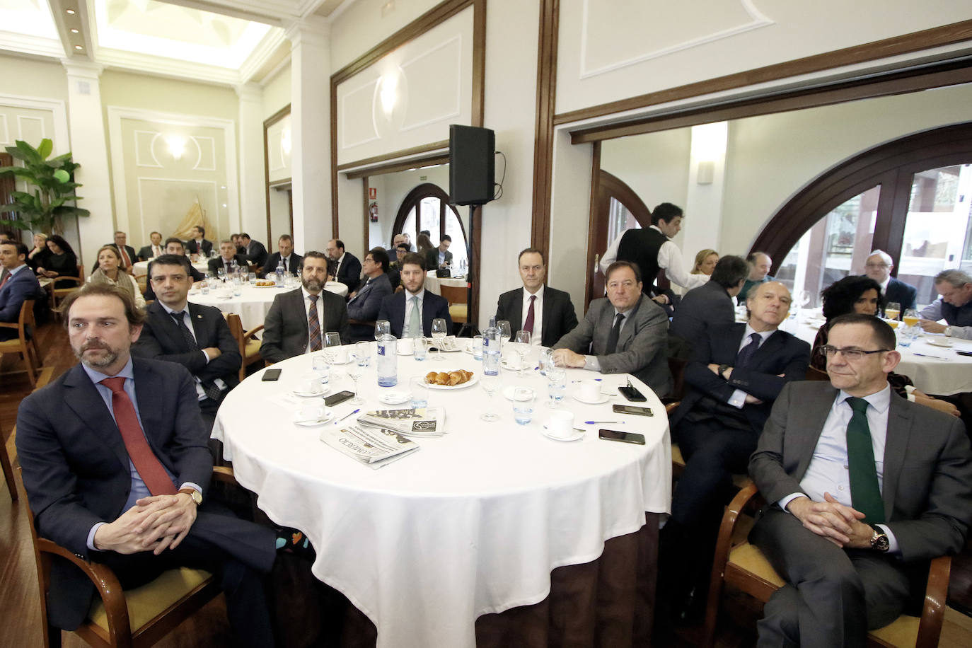 El presidente de la Confederación Española de Organizaciones Empresariales (CEOE) participa en la jornada 'Retos y oportunidades de las empresas ante el nuevo ciclo', organizada por EL COMERCIO y Liberbank