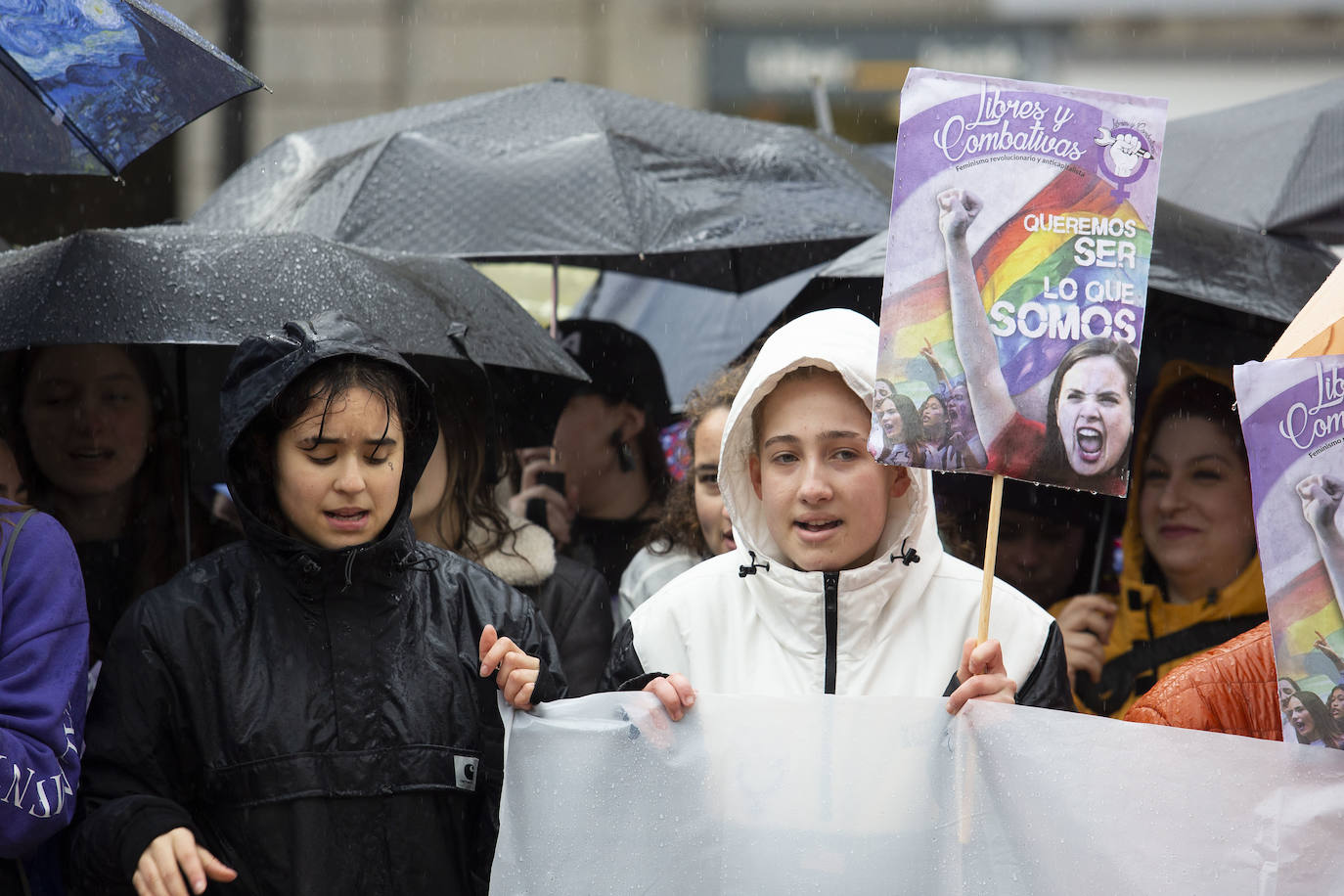 Alumnos de institutos y universidades de la región exigen en las calles el cese de la violencia machista que ya se ha cobrado la vida de 22 mujeres en lo que va de año