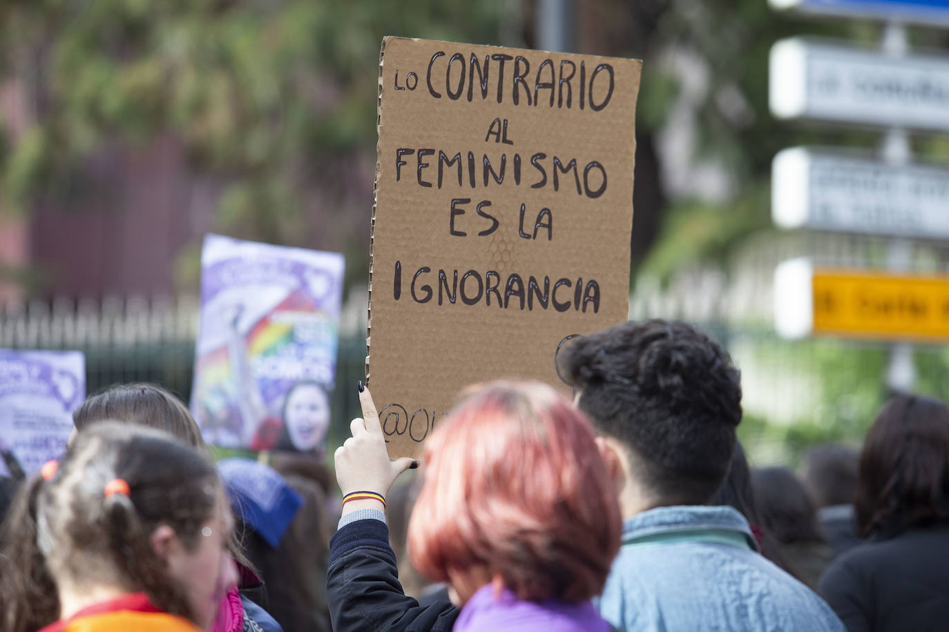 Alumnos de institutos y universidades de la región exigen en las calles el cese de la violencia machista que ya se ha cobrado la vida de 22 mujeres en lo que va de año