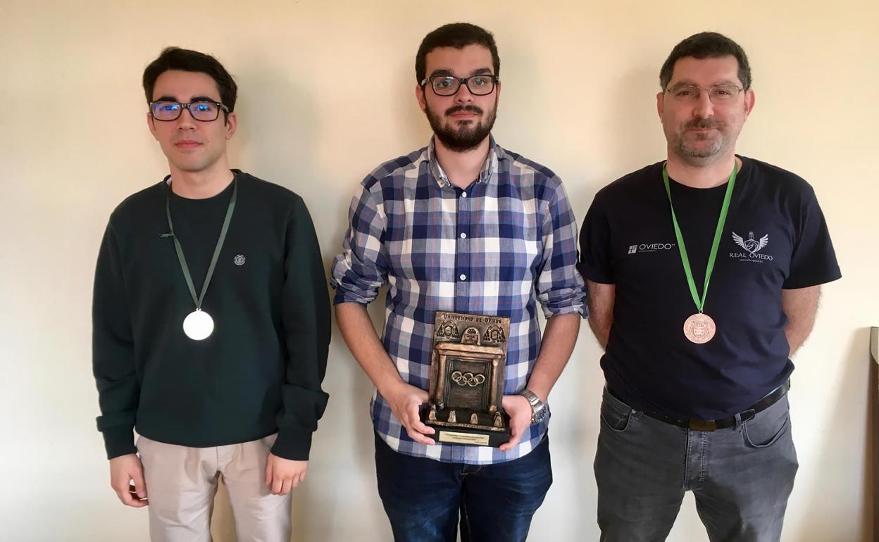 Andrés Presa, Daniel Centrón y Jorge Martín, podio universitario. 