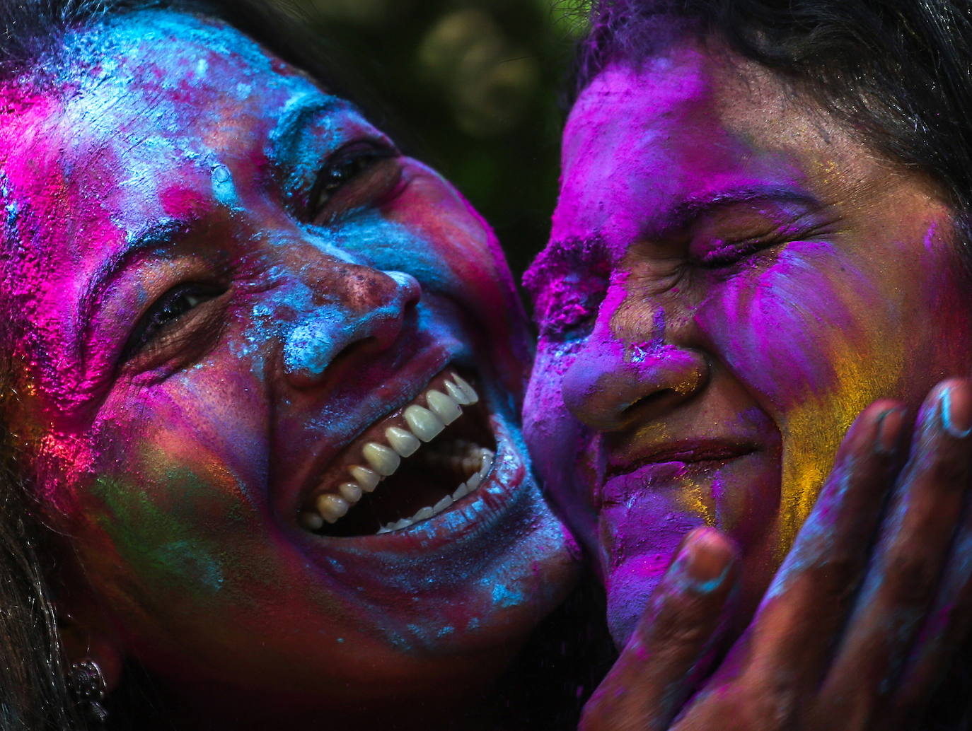 La ciudad india cumplió con el tradicional festival de color que se celebra cada primavera. Esta cita, también muy popular en Nepal, es conocida igualmente como la fiesta del amor o de los colores y, aunque se trata de una fiesta muy antigua en la cultura india, se ha extendido por otros puntos de Europa y América. 