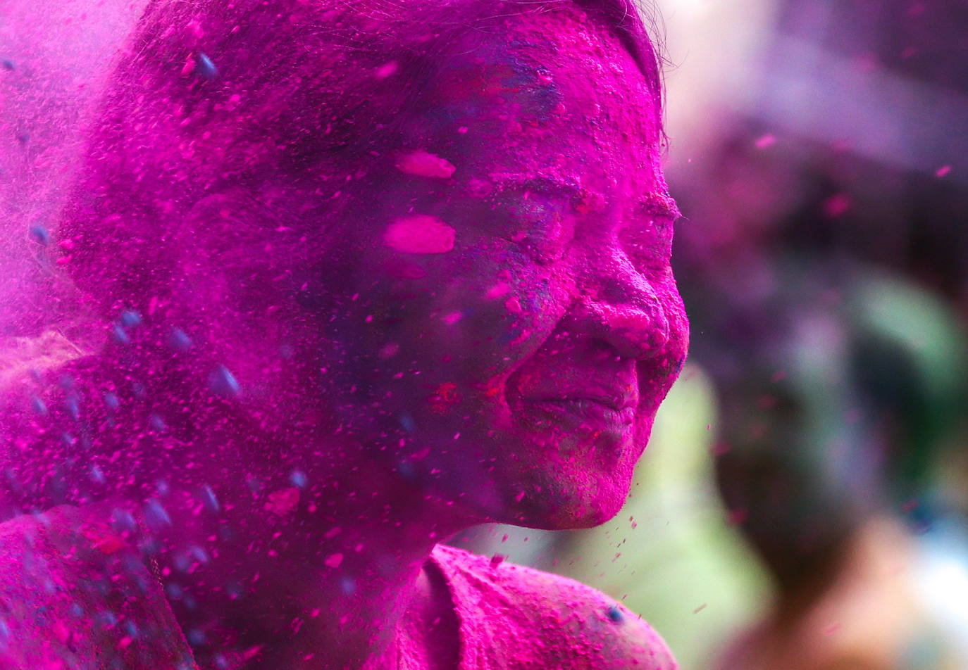 La ciudad india cumplió con el tradicional festival de color que se celebra cada primavera. Esta cita, también muy popular en Nepal, es conocida igualmente como la fiesta del amor o de los colores y, aunque se trata de una fiesta muy antigua en la cultura india, se ha extendido por otros puntos de Europa y América. 