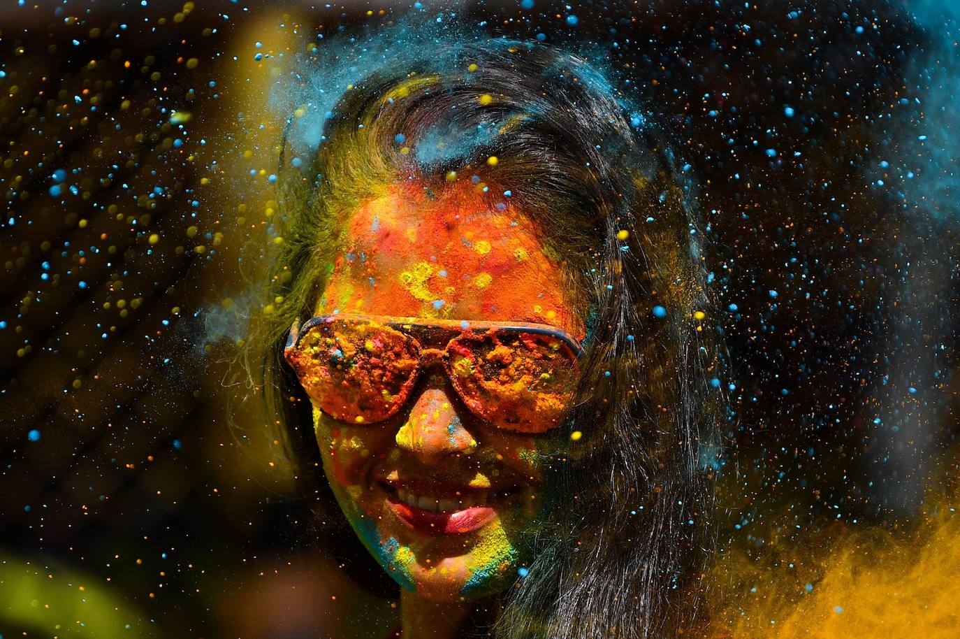 La ciudad india cumplió con el tradicional festival de color que se celebra cada primavera. Esta cita, también muy popular en Nepal, es conocida igualmente como la fiesta del amor o de los colores y, aunque se trata de una fiesta muy antigua en la cultura india, se ha extendido por otros puntos de Europa y América. 