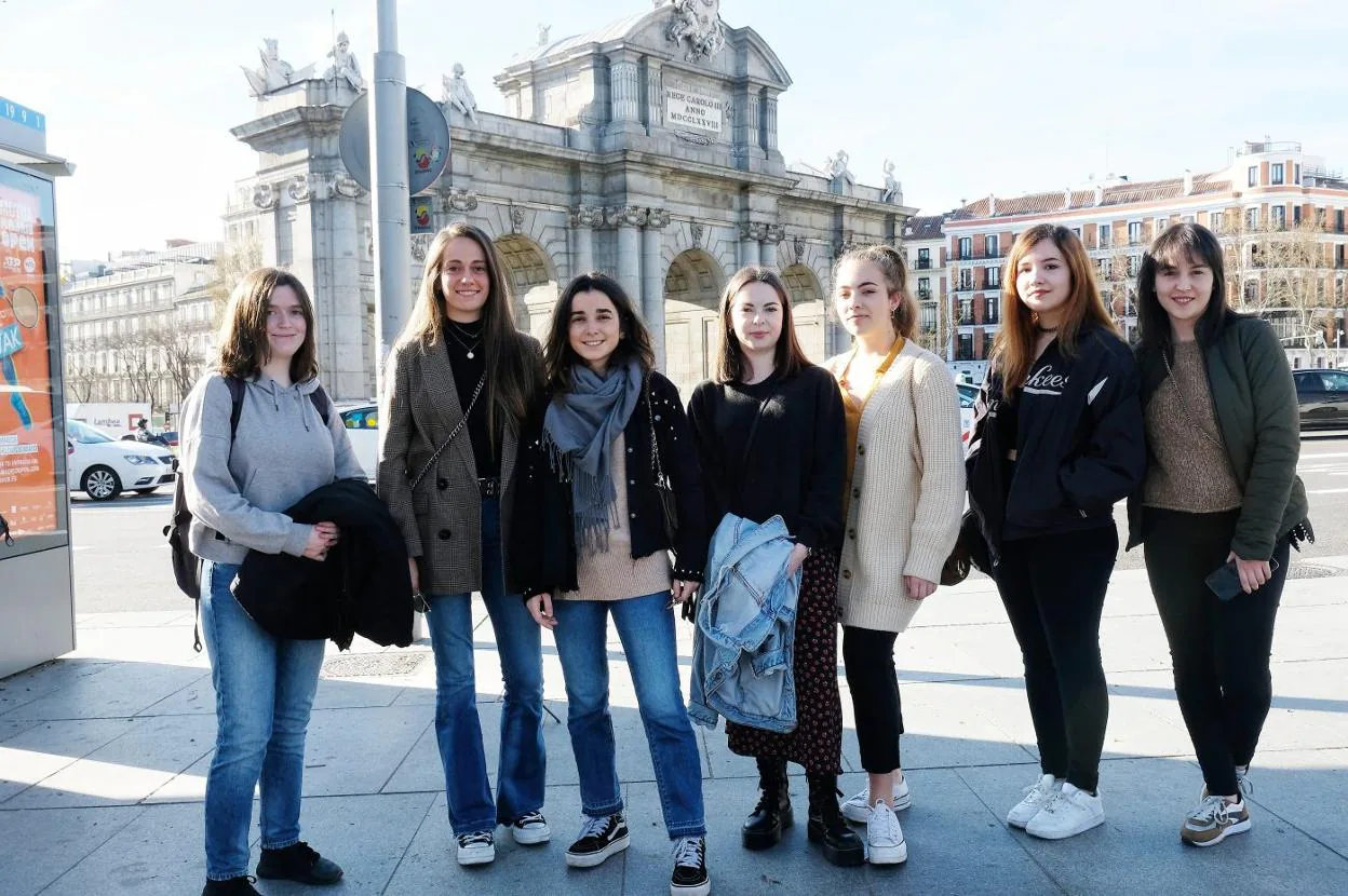 Un grupo de estudiantes asturianas residentes en Madrid. 