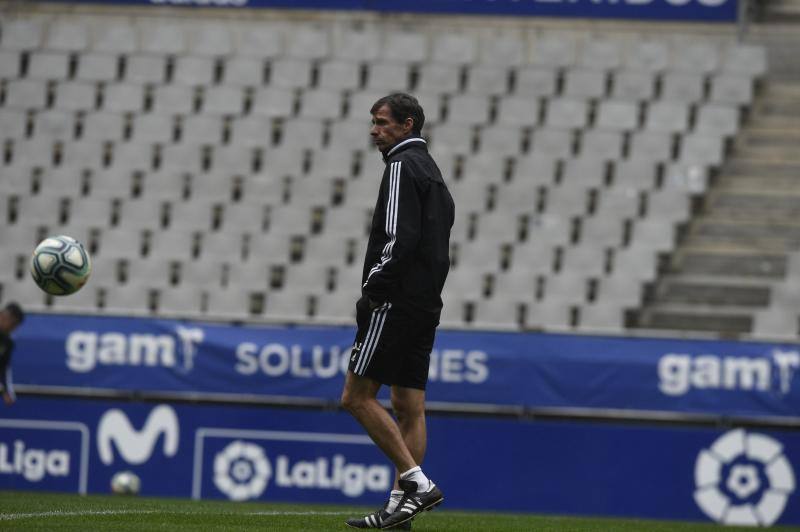 Los jugadores siguen ejercitándose pero se cancela la rueda de prensa del entrenador posterior al entrenamiento. 