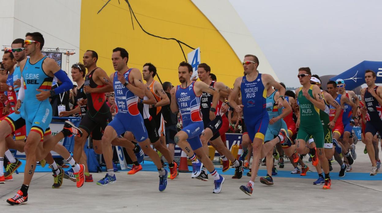 Avilés lleva años organizando pruebas nacionales e internacionales de duatlón congregando a multitudes en la ciudad. 