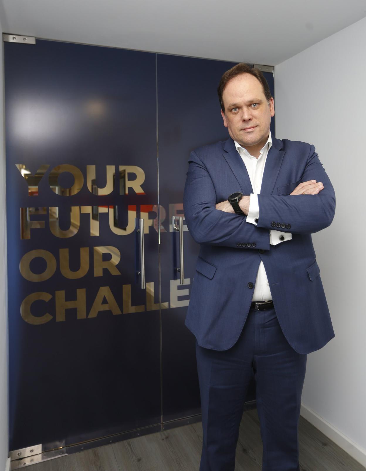 Pablo Martín, a la entrada de la oficina. 