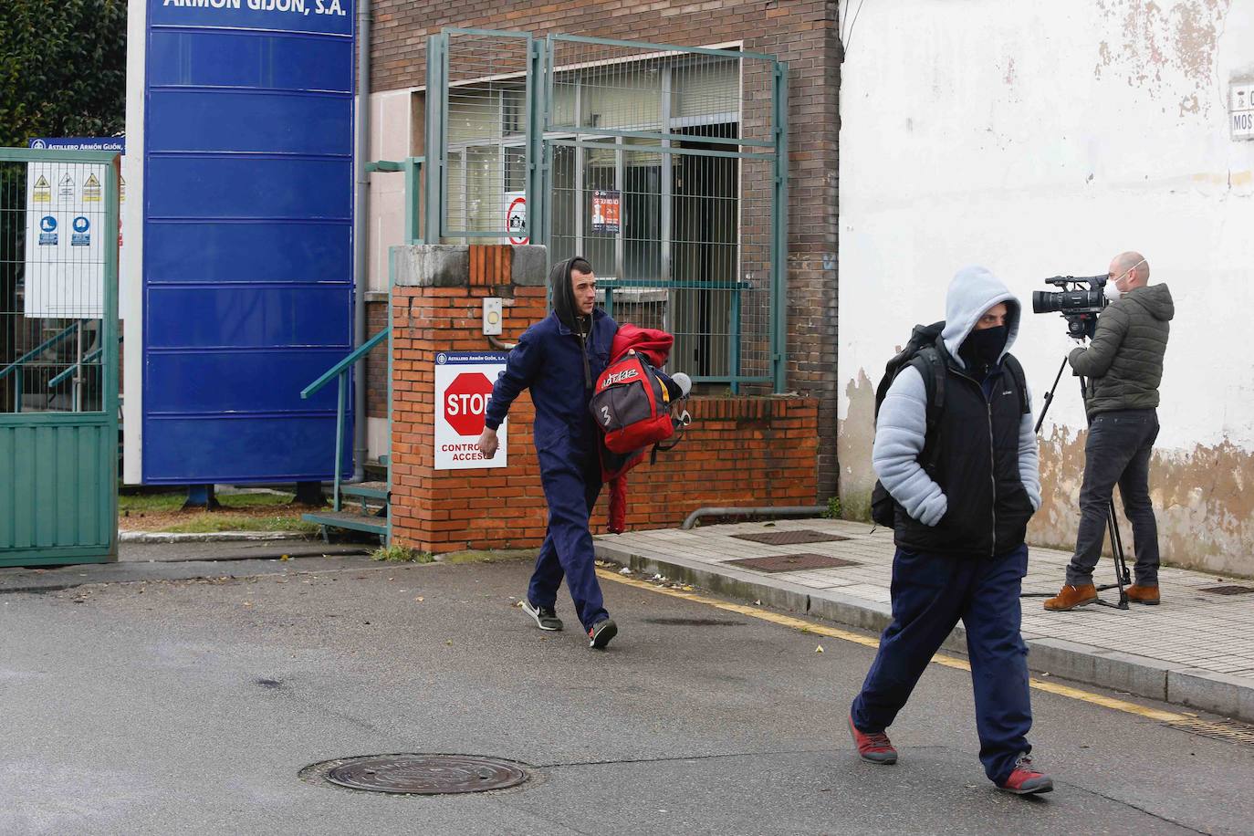 Los trabajadores comienzan una jornada laboral con estado de Alarma en vigor