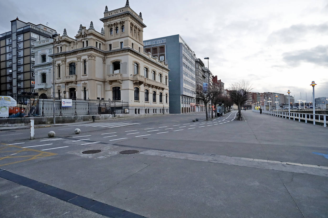 Apenas ciudadanos es la tónica general en las calles y carreteras asturianas