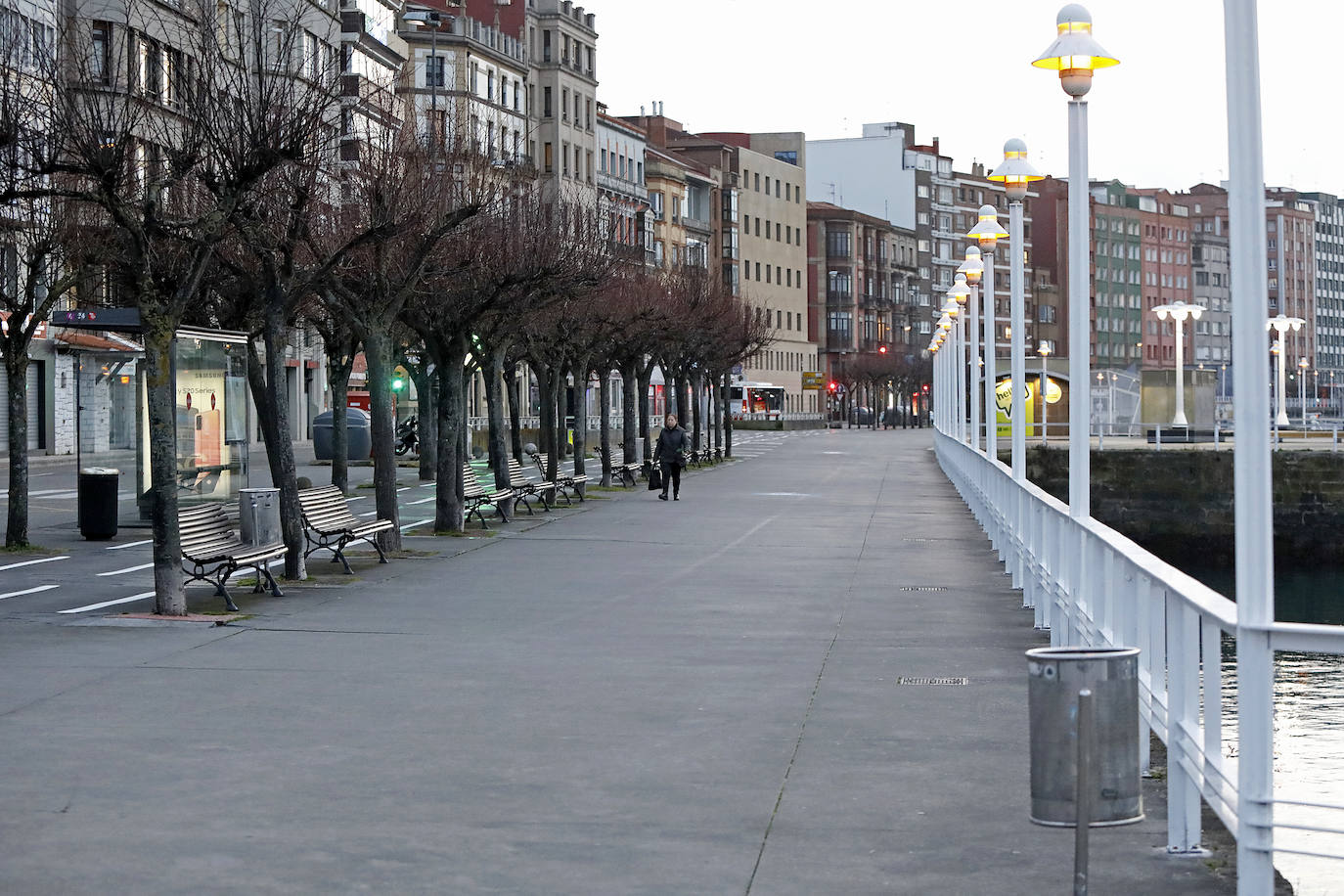 Apenas ciudadanos es la tónica general en las calles y carreteras asturianas