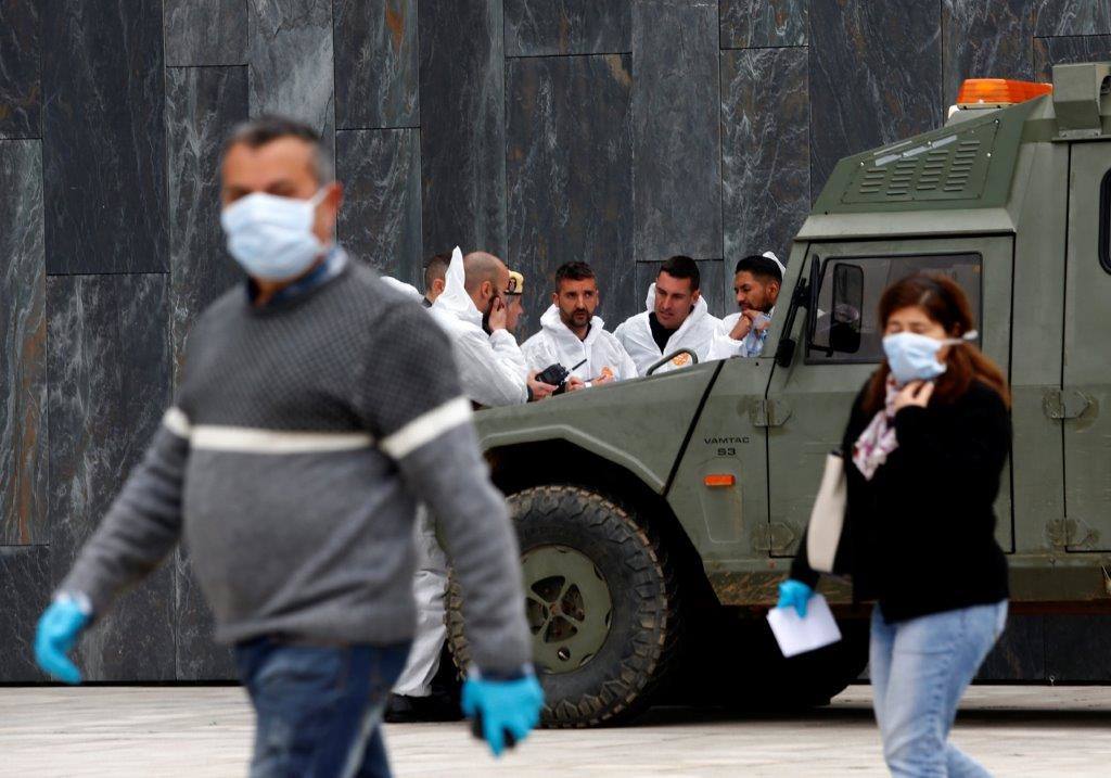 Los integrantes de la UME tendrán como una de las labores fundamentales la limpieza de edificios y zonas de uso público como estasciones de tren o autobús