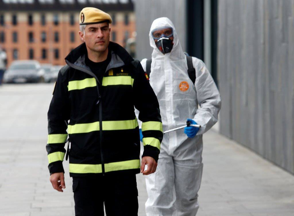Los integrantes de la UME tendrán como una de las labores fundamentales la limpieza de edificios y zonas de uso público como estasciones de tren o autobús