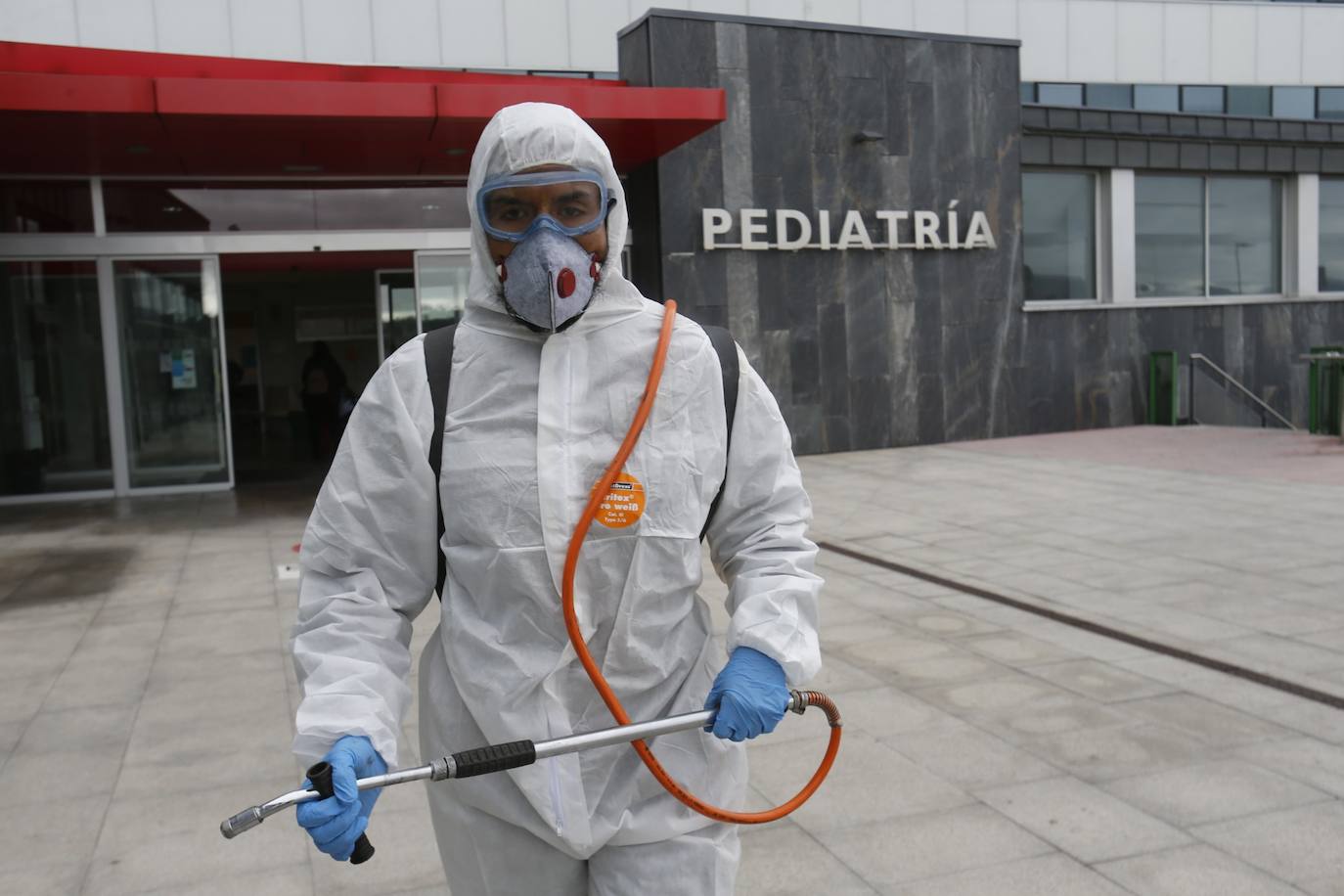 Los integrantes de la UME tendrán como una de las labores fundamentales la limpieza de edificios y zonas de uso público como estasciones de tren o autobús