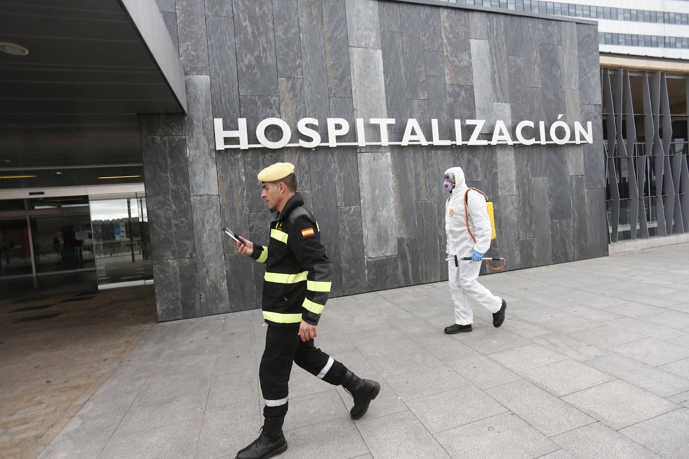 Los integrantes de la UME tendrán como una de las labores fundamentales la limpieza de edificios y zonas de uso público como estasciones de tren o autobús