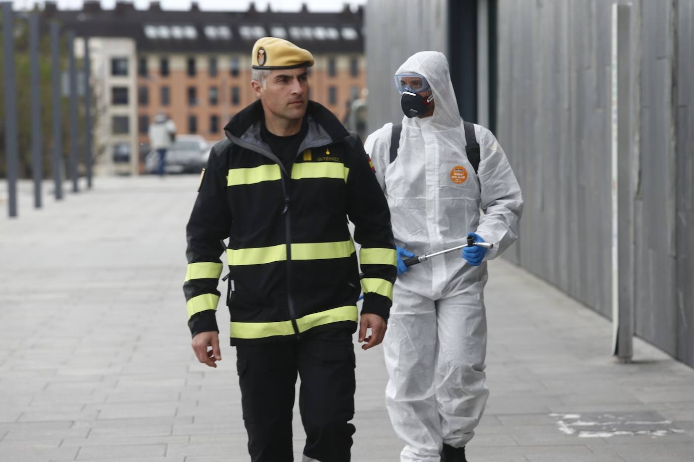 Los integrantes de la UME tendrán como una de las labores fundamentales la limpieza de edificios y zonas de uso público como estasciones de tren o autobús