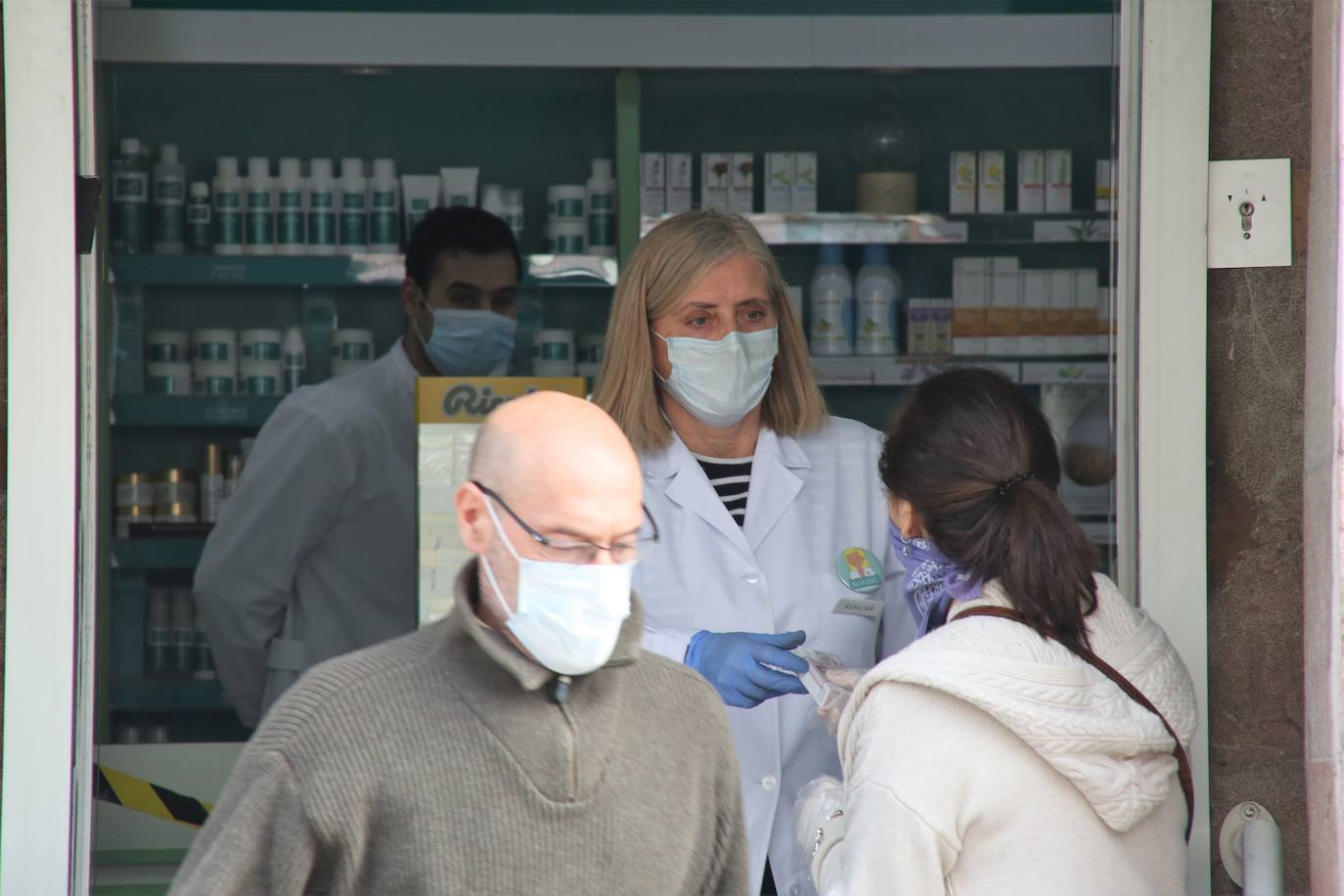 Los asturianos siguen viviendo bajo las restricciones que impone el Estado de Alarma por el coronavirus 