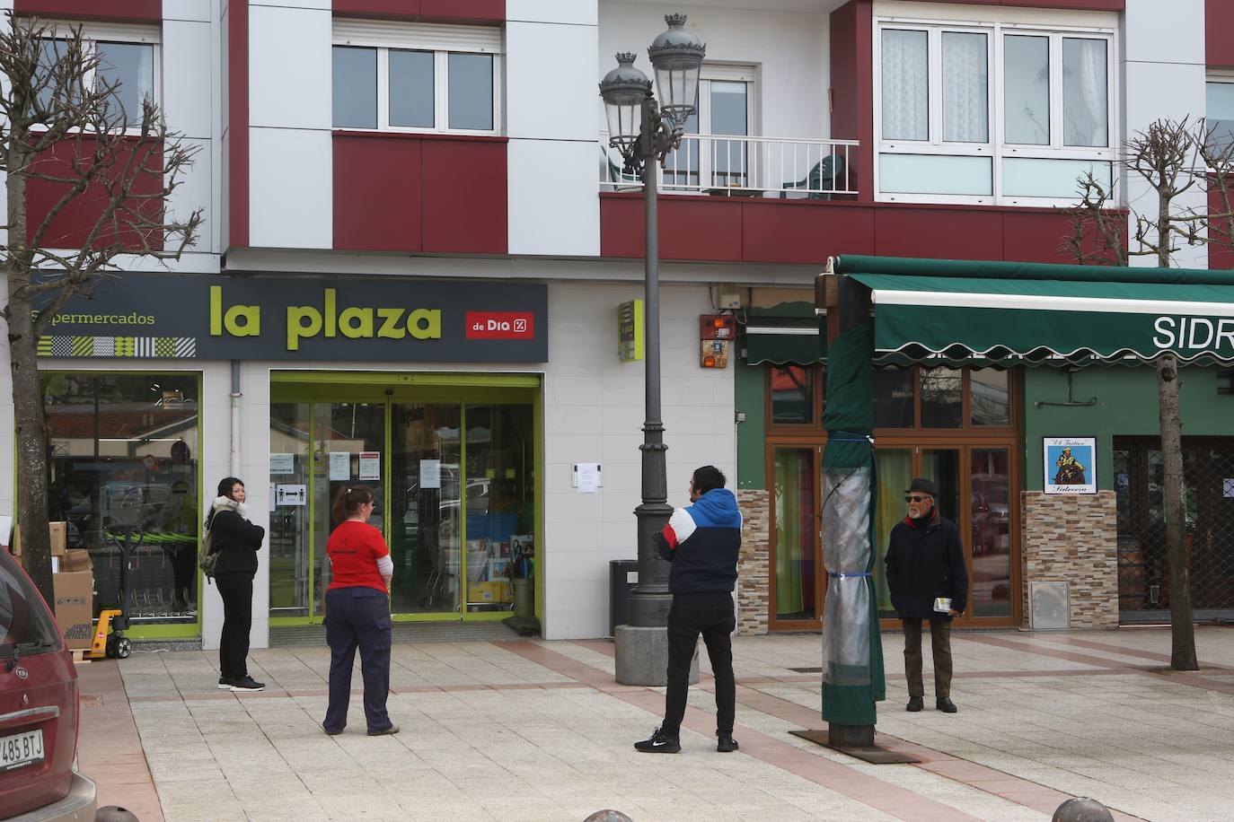 Los asturianos siguen viviendo bajo las restricciones que impone el Estado de Alarma por el coronavirus 